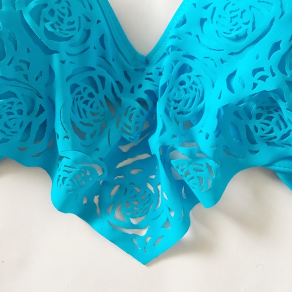 YMI Lacy Push-Up Halter Bikini Top - Picture 3 of 4